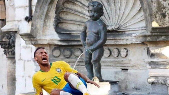 Neymar-Manneken_Pis